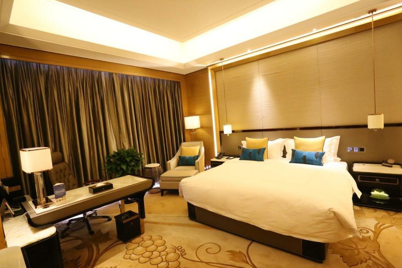 Jinjiang International Hotel Урумчи Экстерьер фото