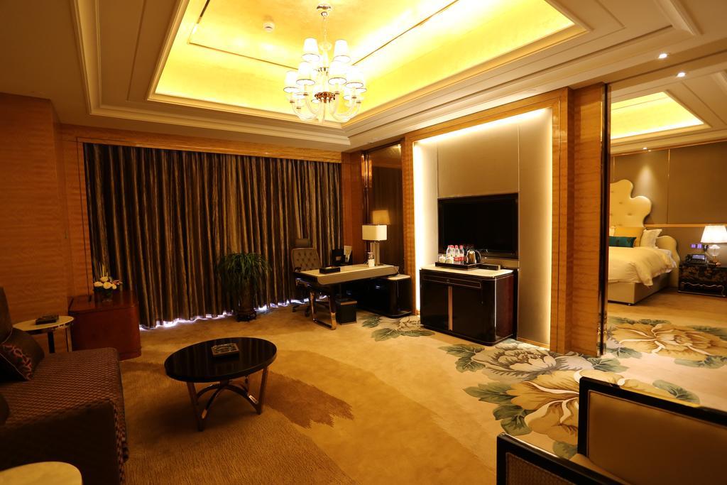 Jinjiang International Hotel Урумчи Номер фото