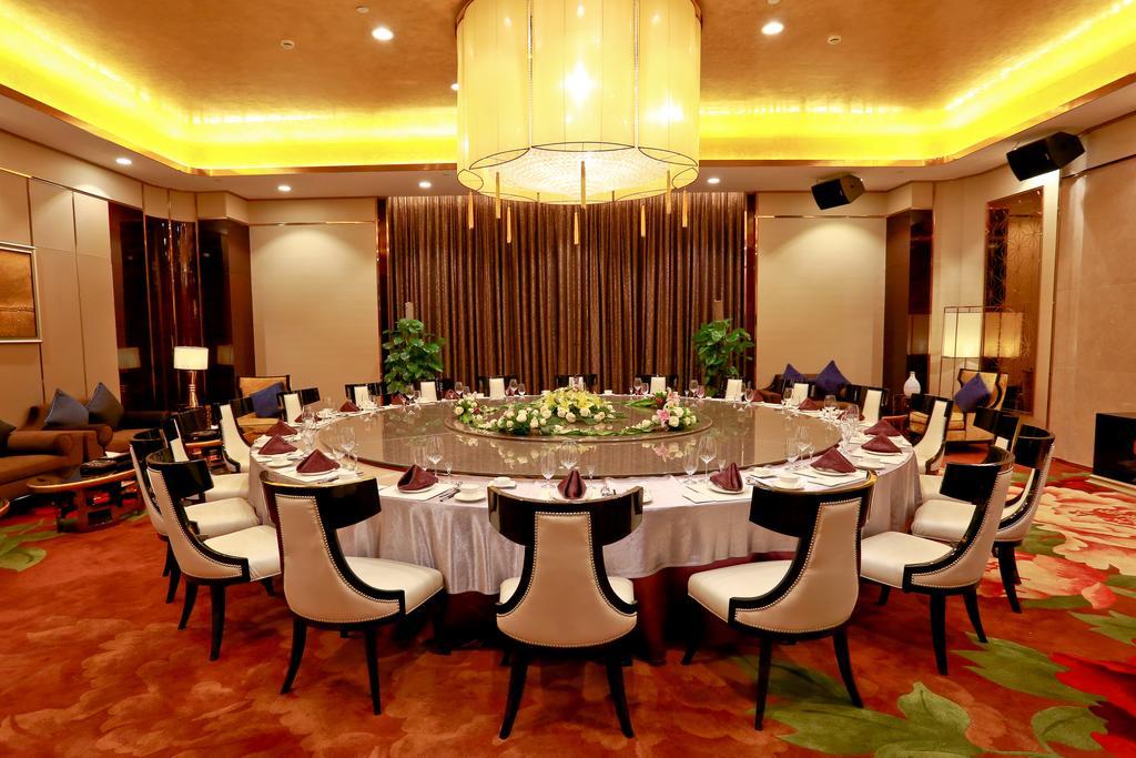 Jinjiang International Hotel Урумчи Экстерьер фото